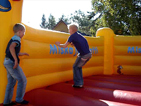 Voltteja Pomppulinnassa! / Jumping in Jumpcaste 